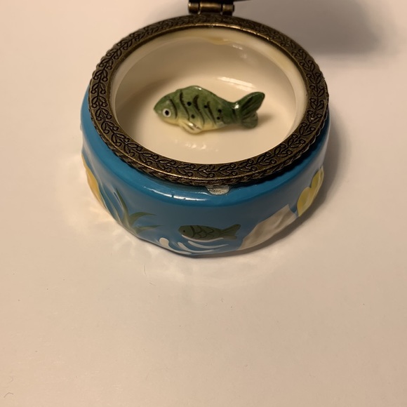 Flamingo Trinket Pill Box With Fish Trinket Tropical Flamingo Fish Water 4”H - Picture 4 of 13